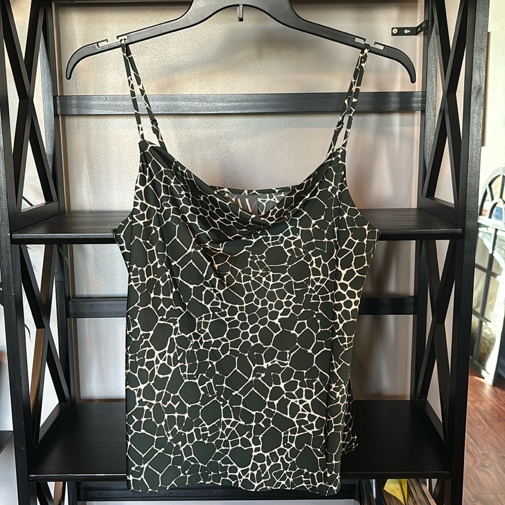 Smooth graphic print tank